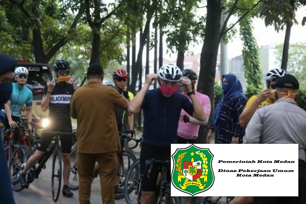 Fokus Penyebaran Covid-19, Tim Pemantauan dan Pencegahan Asmara Subuh Bagikan Masker Kepada Pengendara Bermotor